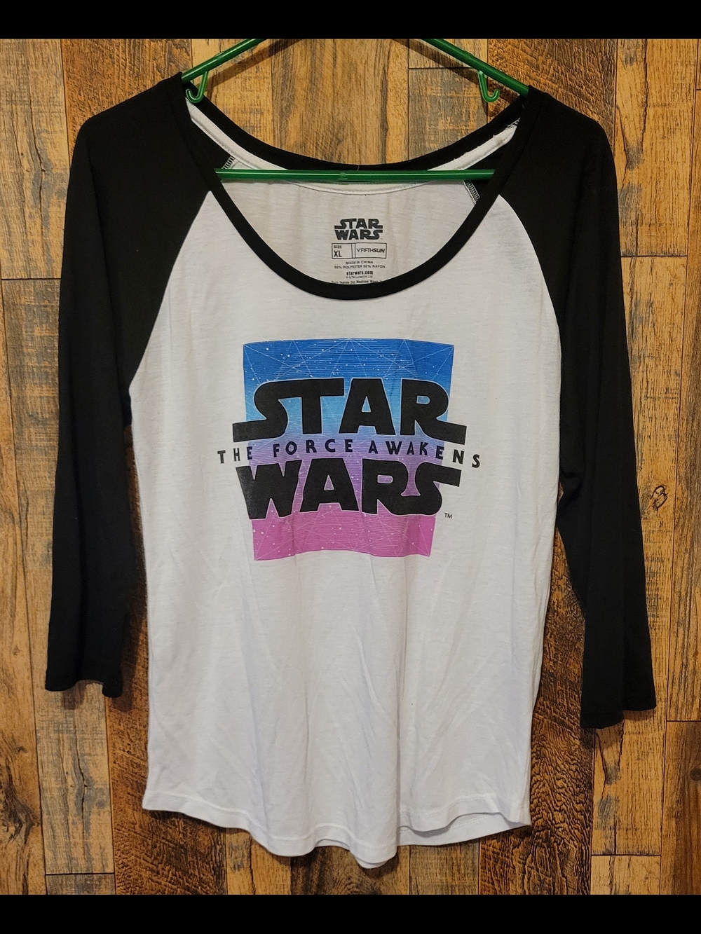 Star Wars Women's White and Black Raglan Tee - The Force Awakens
